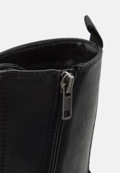 Pier One Veterboots - Black -Schoenen Promotie 039c123f8b4b4151b8d0bff251574ade