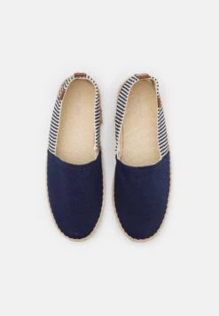 Pier One Unisex - Espadrilles - Dark Blue 9 Pier One Unisex - Espadrilles - Dark Blue -Schoenen Promotie 0784899d722a49018258d9b6b1e944ba