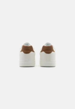 Pier One Sneakers Laag - White 8 Pier One Sneakers Laag - White -Schoenen Promotie 0d68a4c32b96494b83f0888dc073cae5