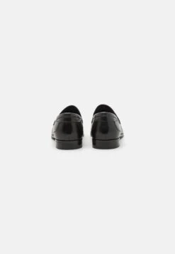 Pier One Leather - Instappers - Black 8 Pier One Leather - Instappers - Black -Schoenen Promotie 0ecc0d3e59a842e8bb112669a195c275