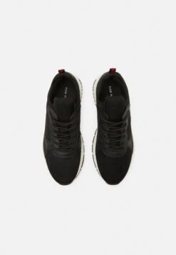 Pier One Unisex - Sneakers Laag - Black/White 9 Pier One Unisex - Sneakers Laag - Black/White -Schoenen Promotie 1080a7dccd1b41bfb8c11eb2d0bdfeae