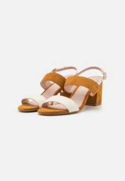Pier One Leather- Sandalen - White/Cognac 8 Pier One Leather- Sandalen - White/Cognac -Schoenen Promotie 1342743762264bc58174535dd46482c5