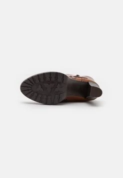 Pier One Leather- Laarzen Met Hoge Hak - Cognac -Schoenen Promotie 165eee3592424edea01cebf48dfd3129