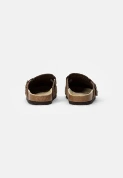Pier One Leather Unisex - Pantoffels - Brown 8 Pier One Leather Unisex - Pantoffels - Brown -Schoenen Promotie 18a09b6c3e71439784e427988b058842