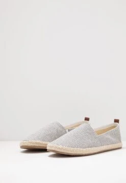 Pier One Rena Espadrille Unisex - Espadrilles - White/Blue 11 Pier One Rena Espadrille Unisex - Espadrilles - White/Blue -Schoenen Promotie 1c07467ce0fe44d4a58dfd5e5311da20