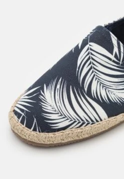 Pier One Unisex - Espadrilles - Dark Blue 11 Pier One Unisex - Espadrilles - Dark Blue -Schoenen Promotie 2434d4031c89494b93e7b492169b9010
