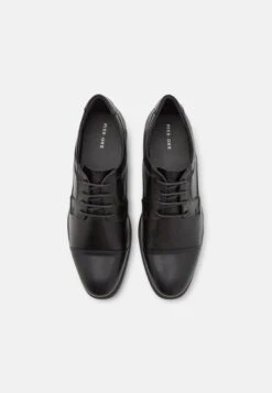Pier One Unisex - Veterschoenen - Black 9 Pier One Unisex - Veterschoenen - Black -Schoenen Promotie 2a5e56f0c8eb44968205fff40ce6efc1