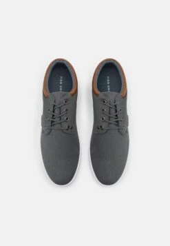 Pier One Unisex - Sneakers Laag - Grey -Schoenen Promotie 300f1aa95a2a4579b4a07e57470c9afc