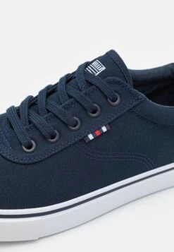 Pier One Unisex - Sneakers Laag - Dark Blue 11 Pier One Unisex - Sneakers Laag - Dark Blue -Schoenen Promotie 32507fd832634b92a4915d77598d3c25