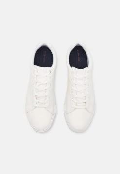 Pier One Unisex - Sneakers Laag - White 9 Pier One Unisex - Sneakers Laag - White -Schoenen Promotie 3747494760f54e24afa52bab7dfce4dd