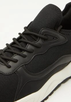 Pier One Unisex - Sneakers Laag - Black/White 11 Pier One Unisex - Sneakers Laag - Black/White -Schoenen Promotie 383be7e17d7b4e6fb1f7aa6c378ae4ea