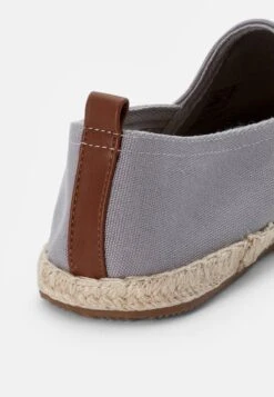 Pier One Rena Espadrille Unisex - Espadrilles - Light Grey 11 Pier One Rena Espadrille Unisex - Espadrilles - Light Grey -Schoenen Promotie 42d2421a7d9a4236aff6d97b980fd1f5