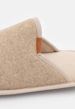 Pier One Pantoffels - Beige -Schoenen Promotie 4bb8e183218649be8d160cd154643fa0