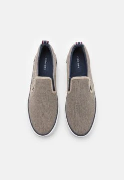 Pier One Unisex - Sneakers Laag - Taupe 9 Pier One Unisex - Sneakers Laag - Taupe -Schoenen Promotie 4bfc3dea16e84e949402e19f285476a8
