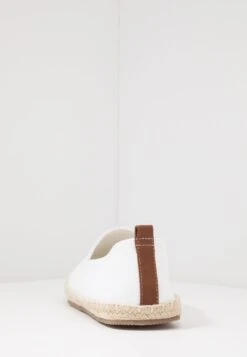 Pier One Rena Espadrille Unisex - Espadrilles - White -Schoenen Promotie 4f1c7dae0cbb47efaca02a71fb79d125