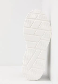 Pier One Sneakers Hoog - Black/White 11 Pier One Sneakers Hoog - Black/White -Schoenen Promotie 52b5e07059e148baa03e0194b33ba8c5