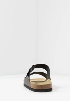 Pier One Unisex - Pantoffels - Black -Schoenen Promotie 6792cddf649c4c73afdf1fc19e95f07f