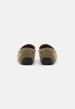 Pier One Unisex - Mocassins - Olive -Schoenen Promotie 83d1f5a6a06847da9775750cb73a9d57