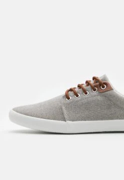 Pier One Unisex - Sneakers Laag - Light Grey -Schoenen Promotie 8f5660aa856d43a69db14e309615dd5c
