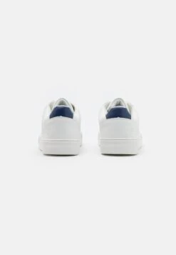 Pier One Unisex - Sneakers Laag - White 8 Pier One Unisex - Sneakers Laag - White -Schoenen Promotie 93e13f9726664f7eb7a2f449e1f27c05