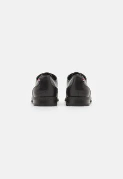 Pier One Unisex - Sportieve Veterschoenen - Black 8 Pier One Unisex - Sportieve Veterschoenen - Black -Schoenen Promotie a124d672b6ac4c629922d686c22cad66