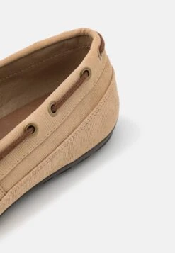 Pier One Unisex - Instappers - Beige 11 Pier One Unisex - Instappers - Beige -Schoenen Promotie b84568eee1c94db9b2bb126621057665