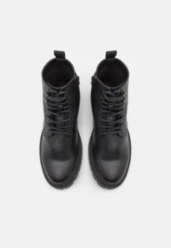 Pier One Unisex - Veterboots - Black 9 Pier One Unisex - Veterboots - Black -Schoenen Promotie be294022a8fa4b439a852bd7c70d8bb6