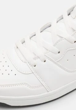 Pier One Sneakers Hoog - White 11 Pier One Sneakers Hoog - White -Schoenen Promotie d92dbfafcd0845868bafc96ae8ec8083