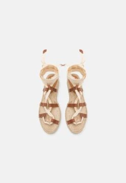Pier One Leather - Sandalen Met Plateauzool - 003 - Off-White 11 Pier One Leather - Sandalen Met Plateauzool - 003 - Off-White -Schoenen Promotie e7d31b5992104938afd655aba13c57dd